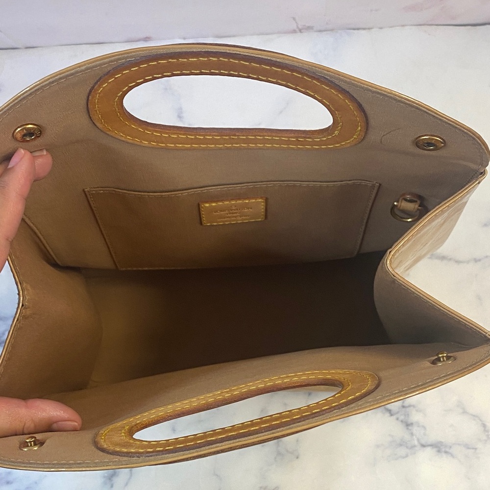 GUC Louis Vuitton Maple Leather Vernis Handbag - Picture 4 of 7